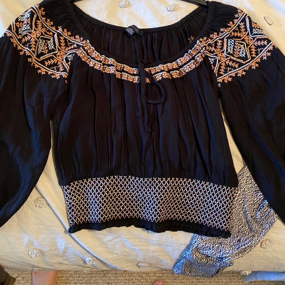 American Eagle top